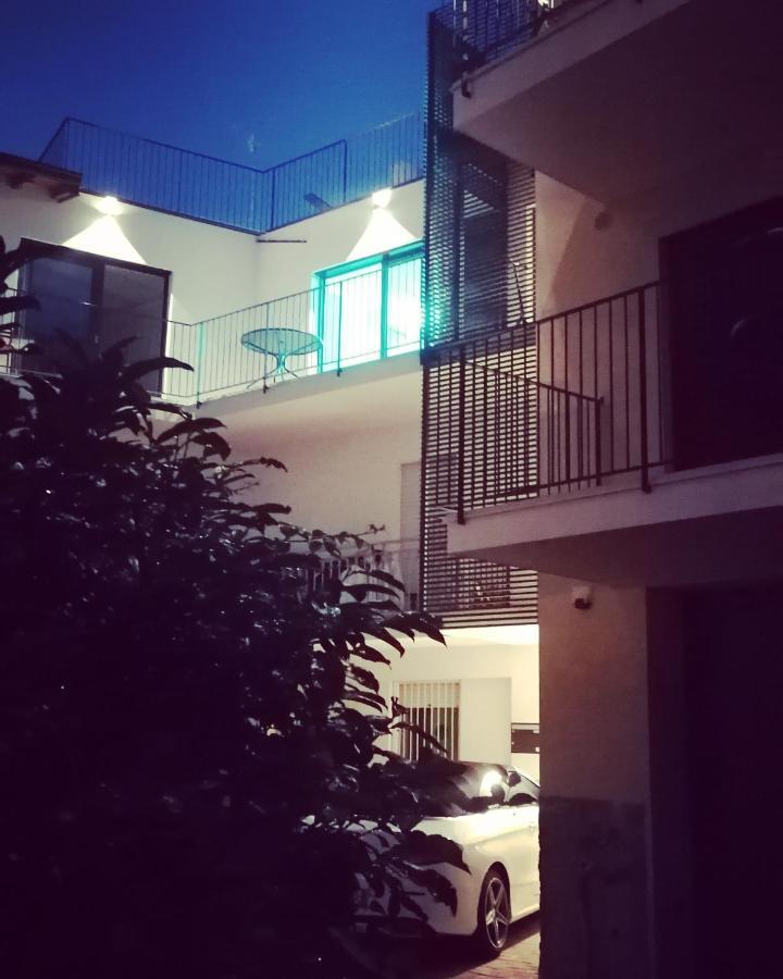 New Marina Apartments トッリ・デル・ベーナコ エクステリア 写真