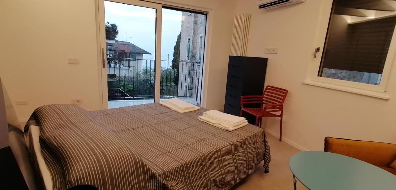 New Marina Apartments トッリ・デル・ベーナコ エクステリア 写真