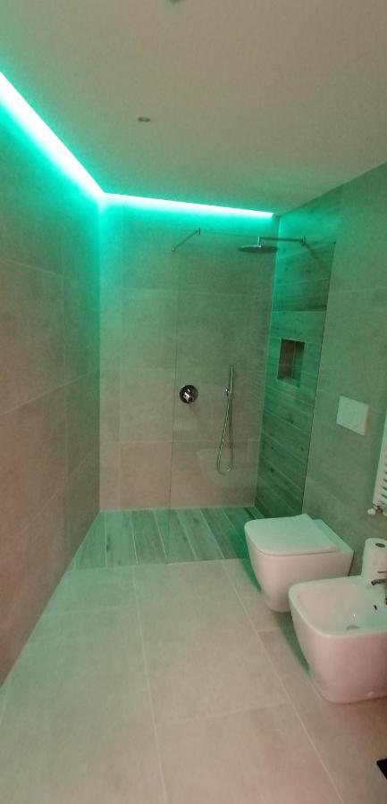 New Marina Apartments トッリ・デル・ベーナコ エクステリア 写真