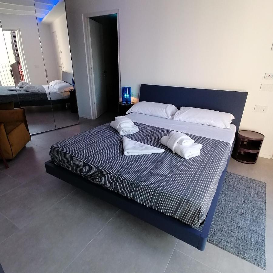 New Marina Apartments トッリ・デル・ベーナコ エクステリア 写真