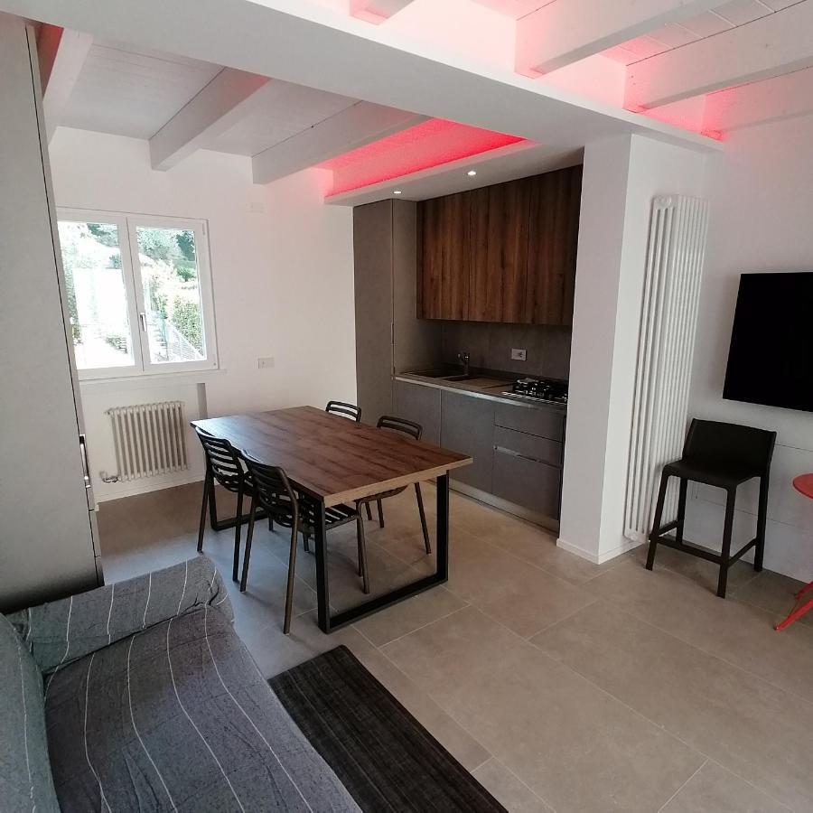 New Marina Apartments トッリ・デル・ベーナコ エクステリア 写真
